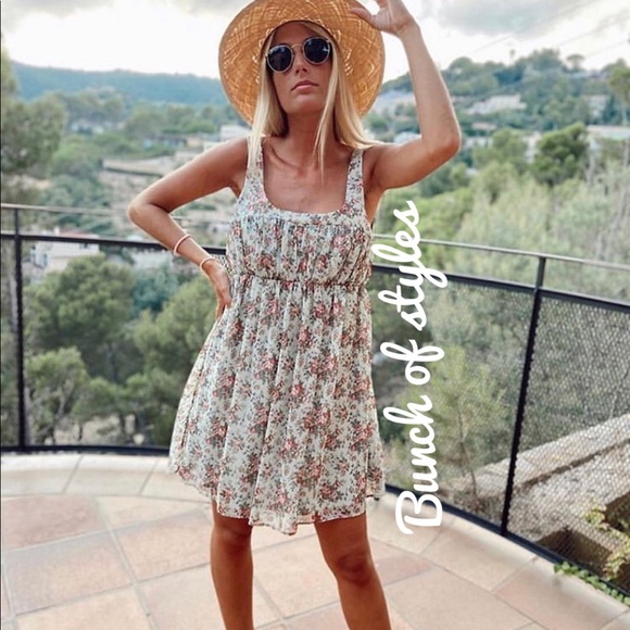 Zara Dresses & Skirts - Zara large green floral sleeveless print dress